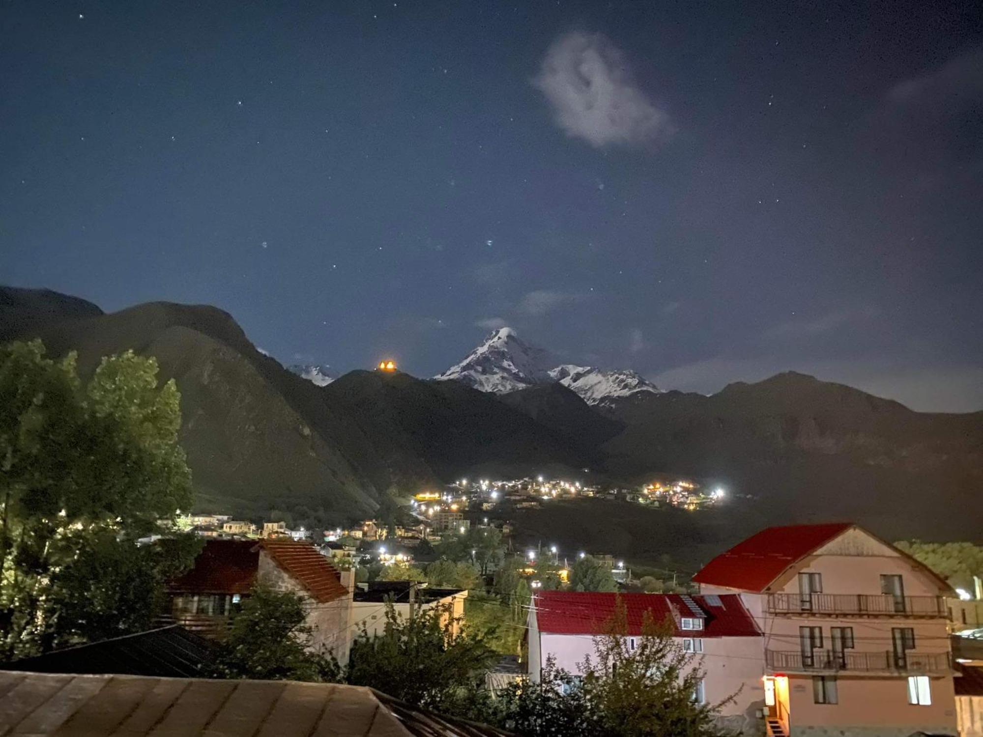 Four Season In Kazbegi Hotell Rum bild